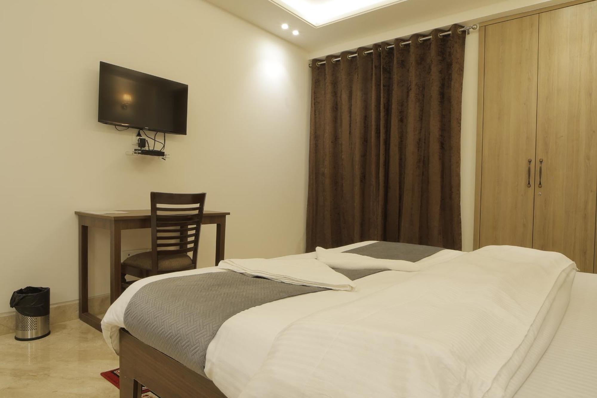 Under My Roof Superio Bed & Breakfast New Delhi Ngoại thất bức ảnh